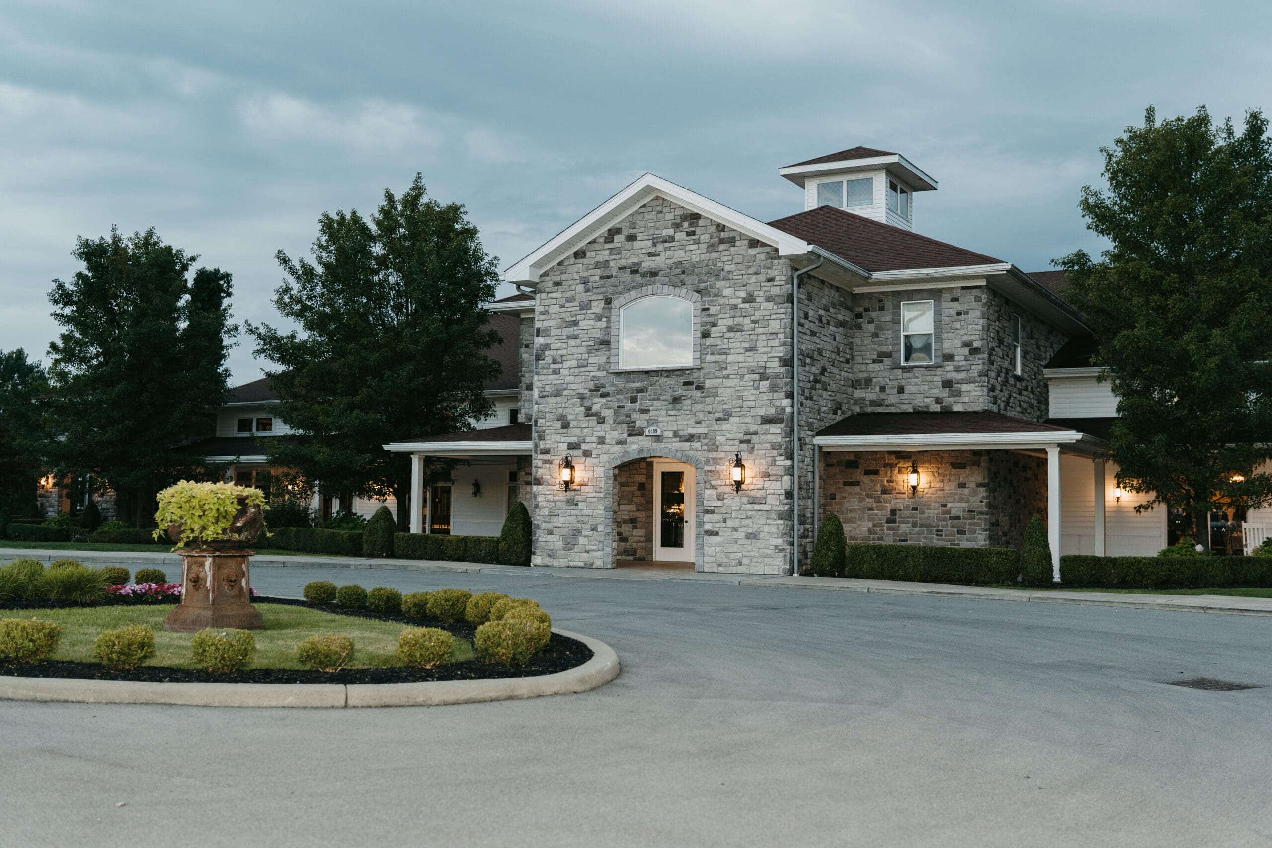 Avanti Mansion Amore Exterior Lauren Victoria