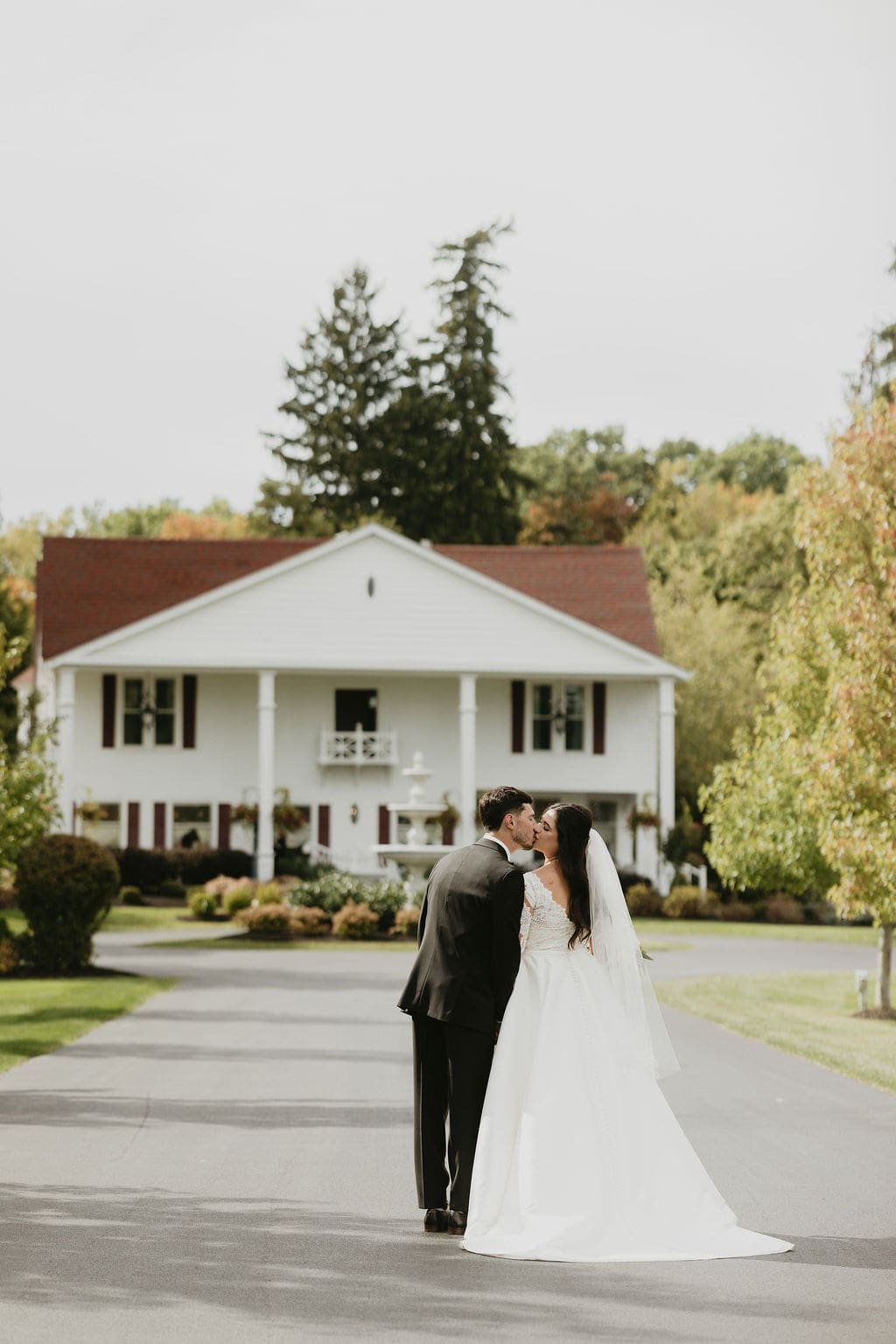 bride and groom photoshoot buffalo ny